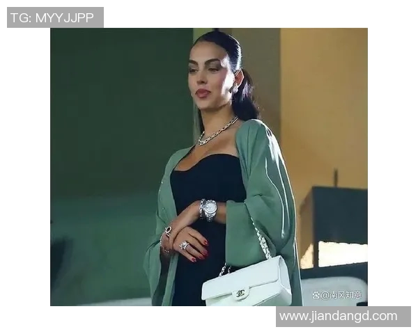 英国女模与足球明星的浪漫故事揭示了时尚与运动的完美结合